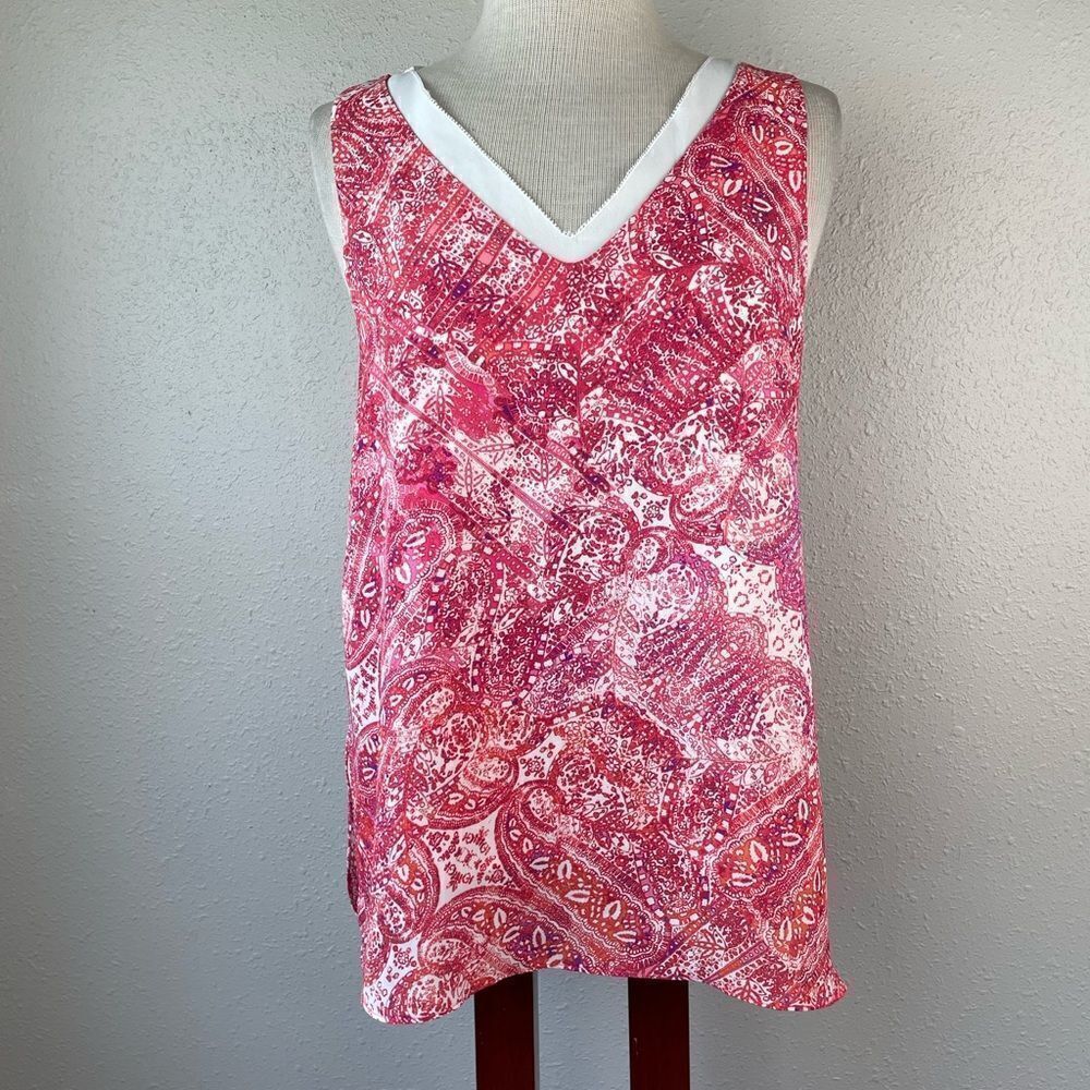 Violet + Claire Sleeveless V-Neck Top Size M EUC